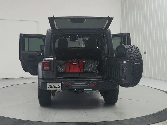 New 2026 Granite Crystal Metallic Clearcoat Jeep Willys image 14