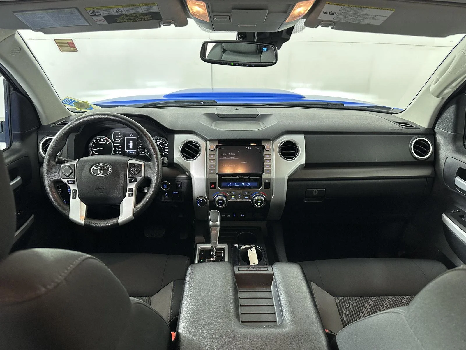 Used 2020 Voodoo Blue Toyota SR5 image 30