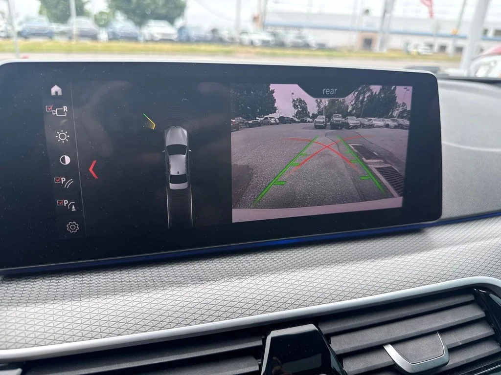 Used 2019 Alpine White BMW 540i xDrive image 47