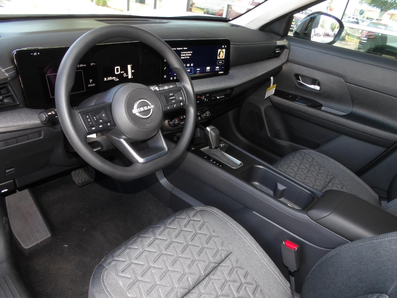 New 2026 Aspen White TriCoat / Super Black Two-tone Nissan SV image 13