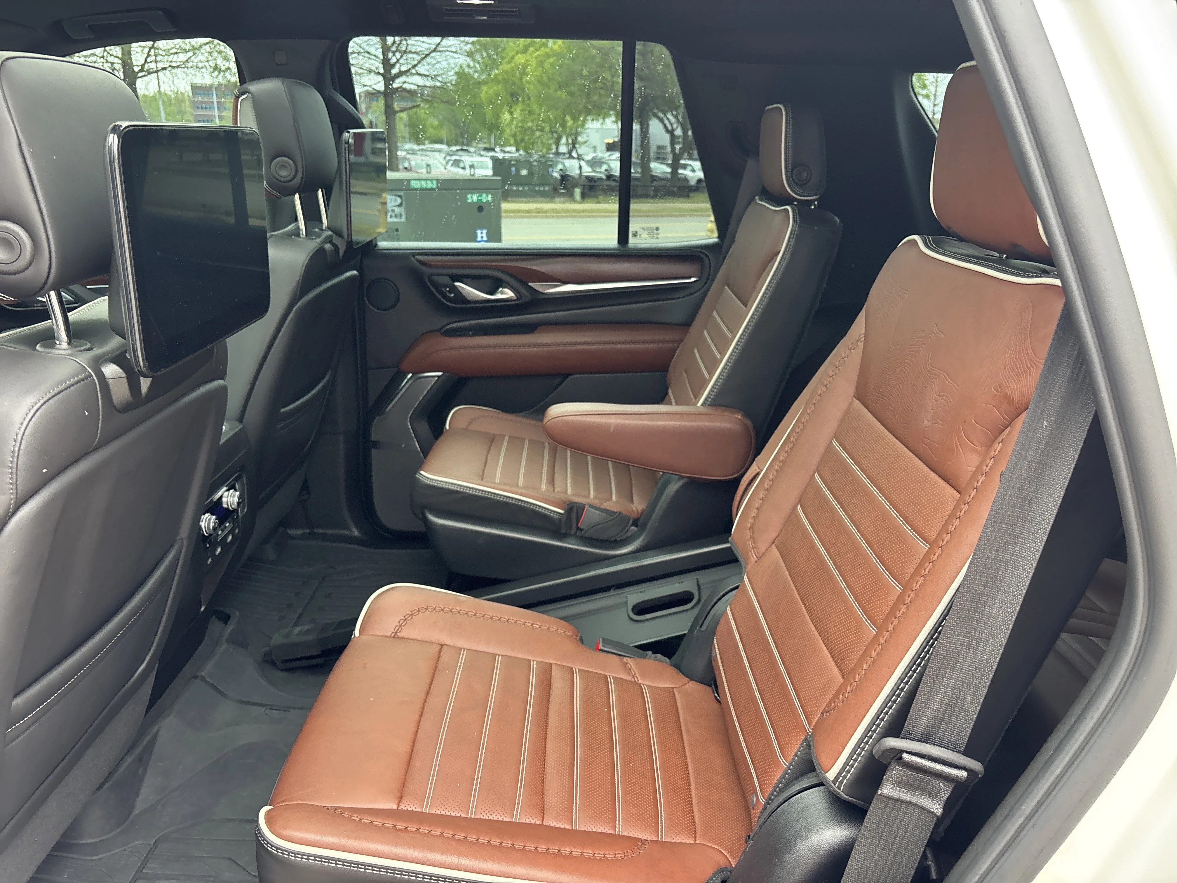 Used 2023 White Frost Tricoat GMC Denali Ultimate 4WD image 19