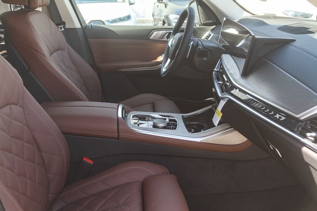 New 2027 Alpine White BMW xDrive40i image 13