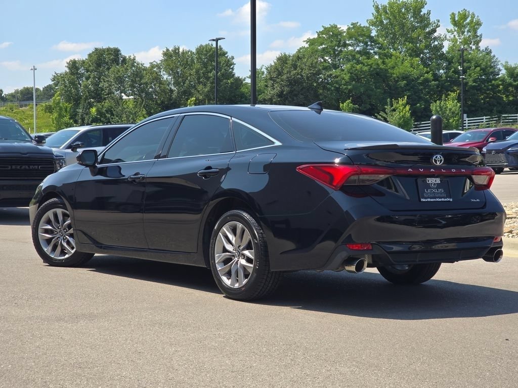 Used 2019 Midnight Black Metallic Toyota XLE image 23