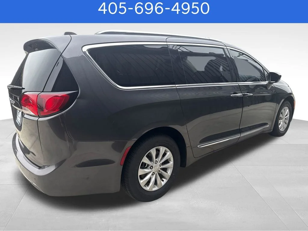 Pre-Owned 2018 Chrysler Pacifica Touring L