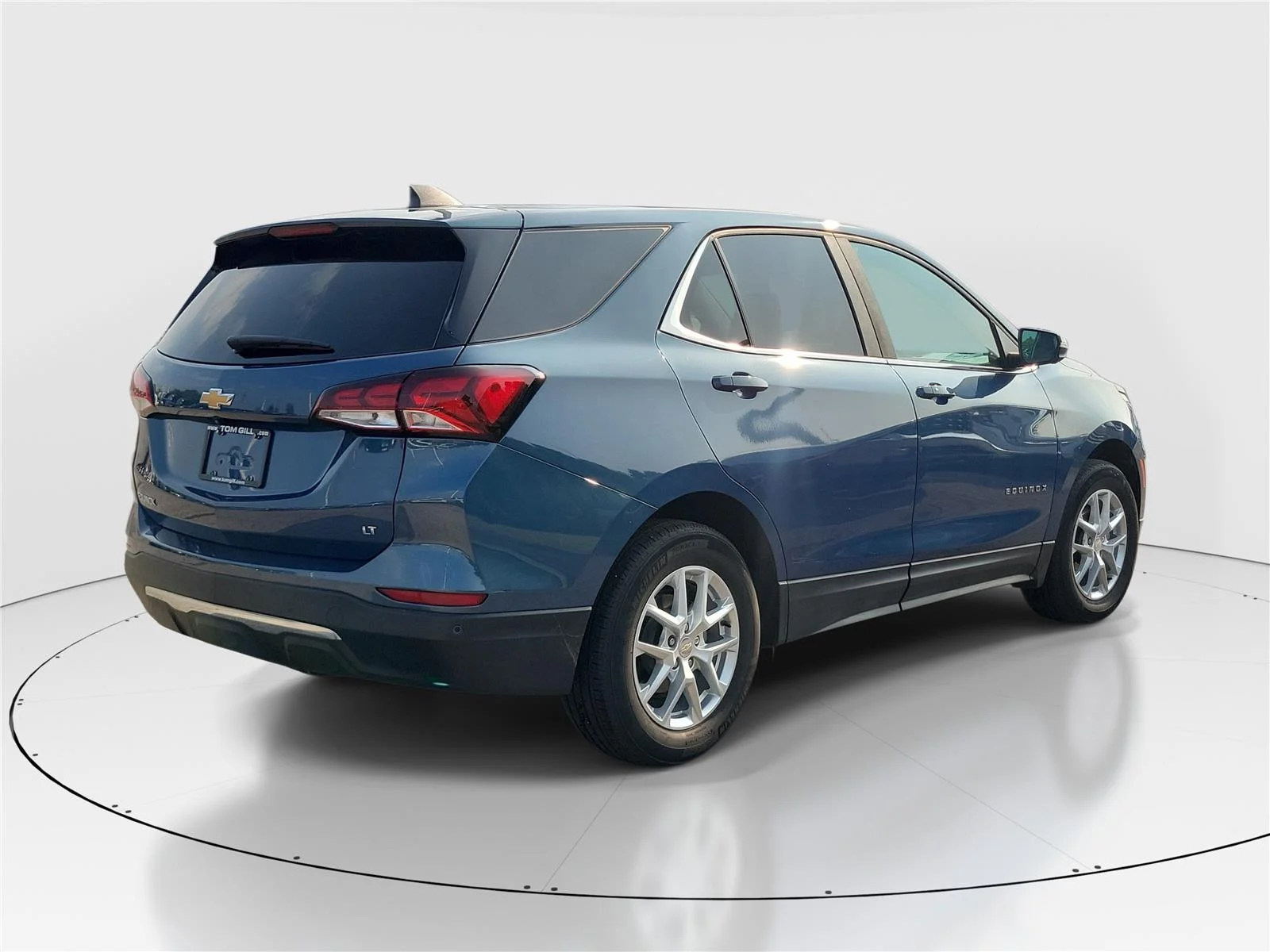 Used 2024 Lakeshore Blue Metallic Chevrolet LT image 4