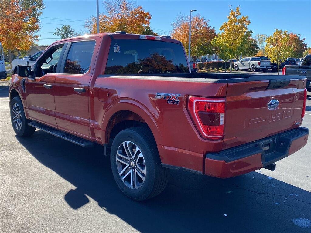 Used 2023 Hot Pepper Red Tinted Clearcoat Ford XL image 8