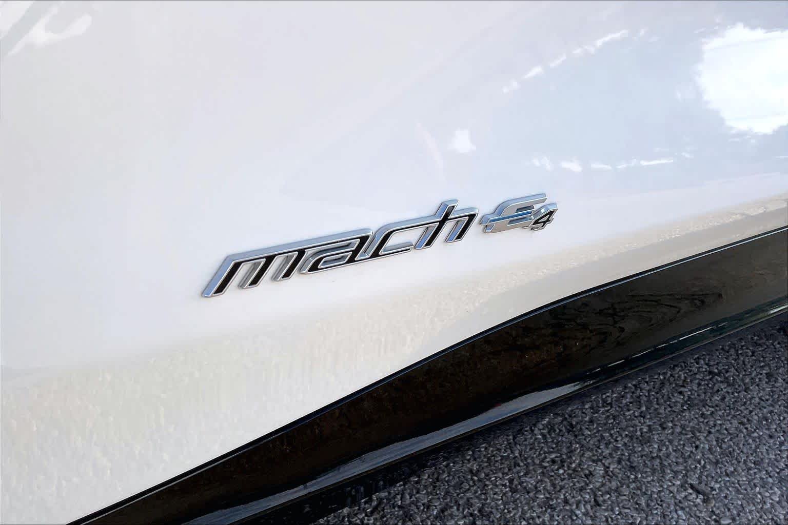 New 2026 Star White Metallic Tri-coat Ford Premium image 15
