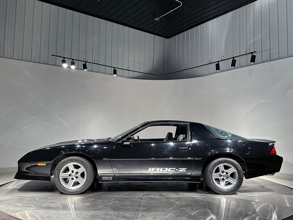 Used 1988 Black Chevrolet IROC-Z image 81