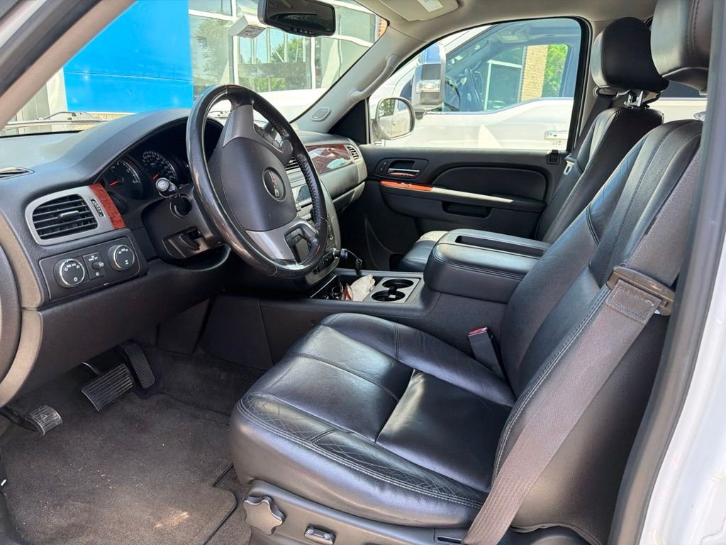 Used 2014 White GMC SLT image 2