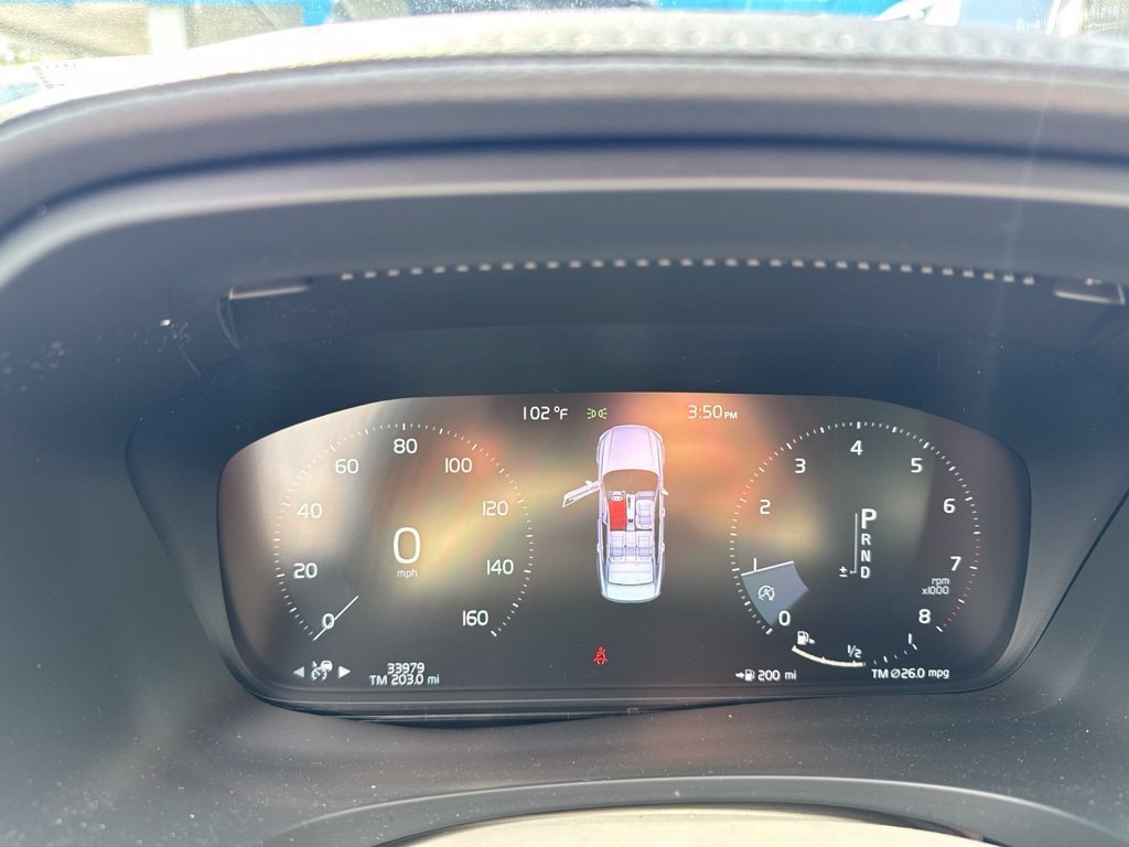 Used 2018 White Volvo T6 Inscription image 3