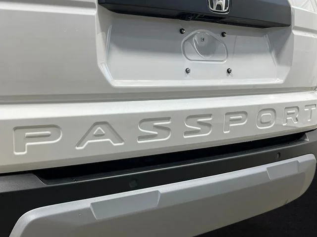 New 2026 White Honda AWD RTL image 6