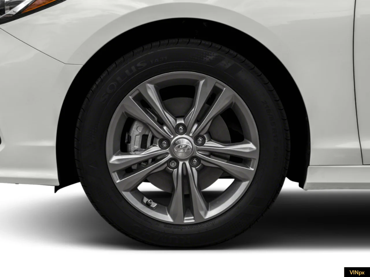 Used 2018 Phantom Black Hyundai SE image 9