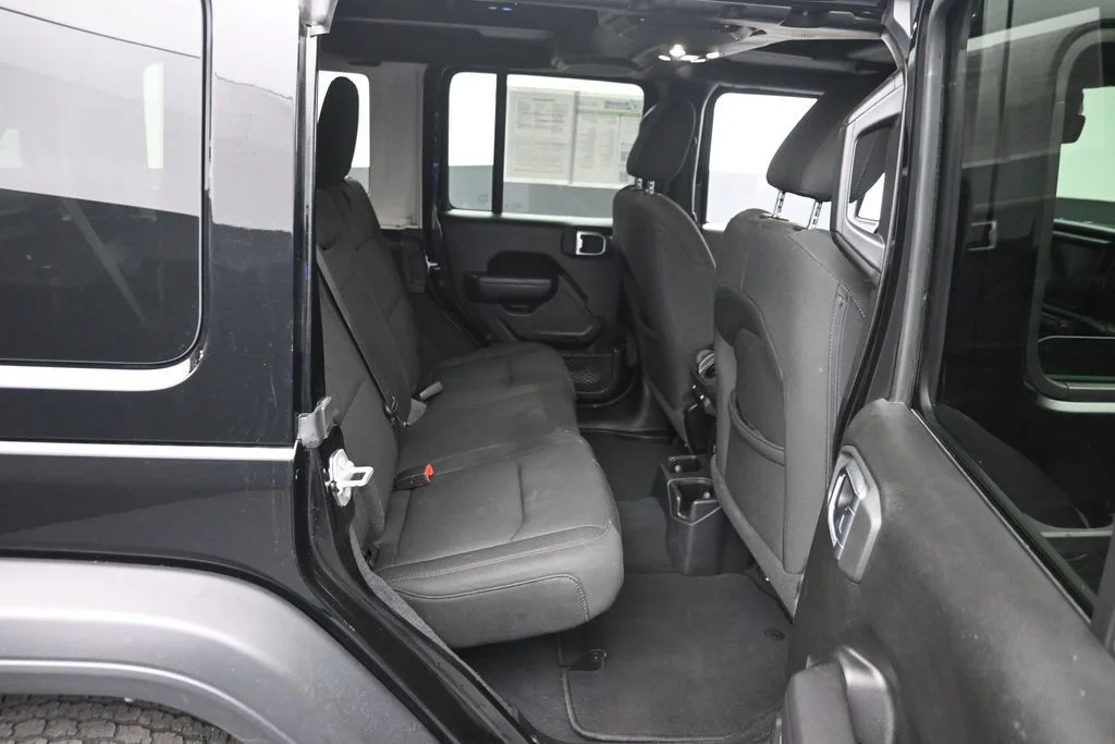 Used 2022 Black Jeep Unlimited Sport S image 11