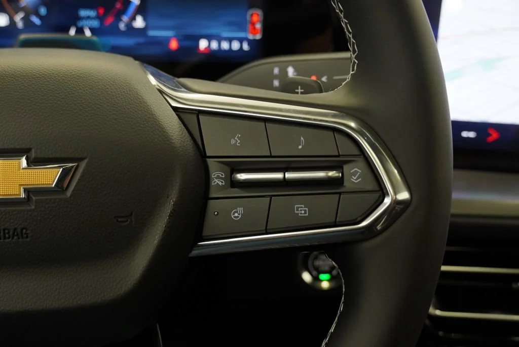 New 2027 Sterling Gray Metallic Chevrolet LT image 22