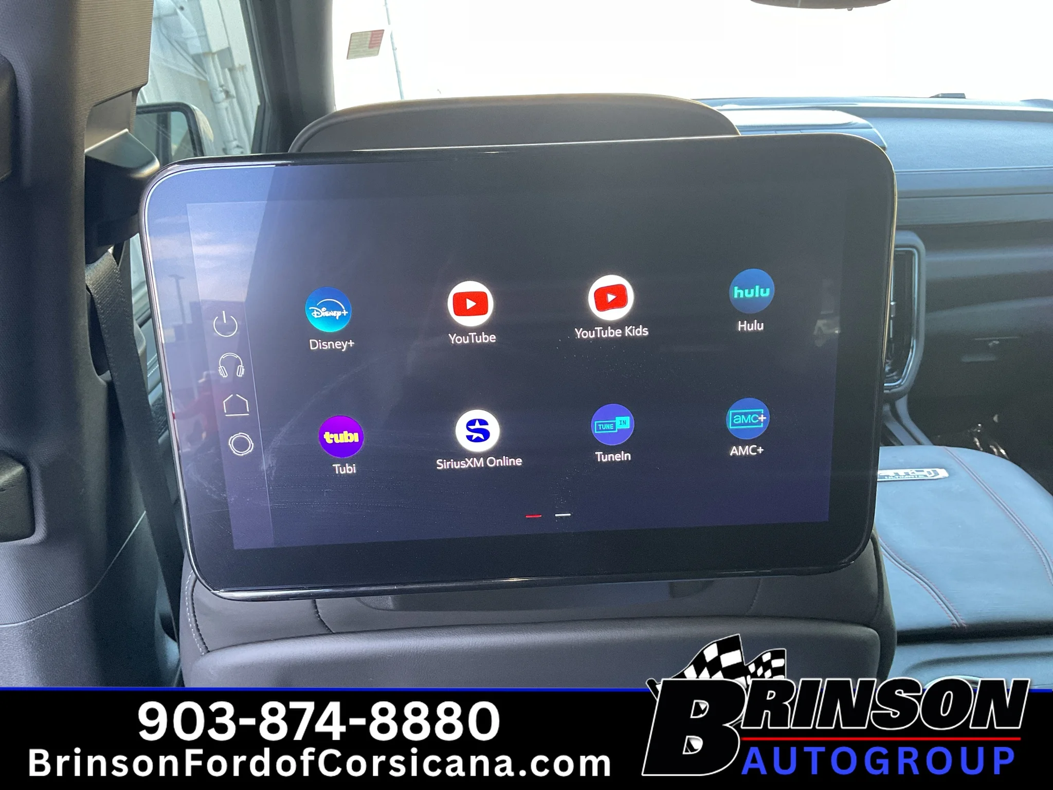 Used 2025 Summit White GMC AT4 Ultimate image 21