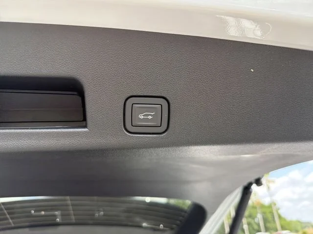 New 2026 Summit White GMC Elevation image 12