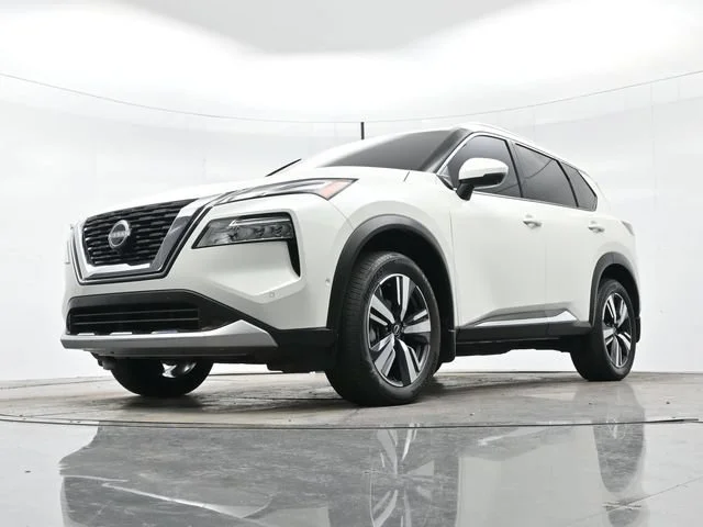Used 2023 Pearl White Trico Nissan Platinum image 29