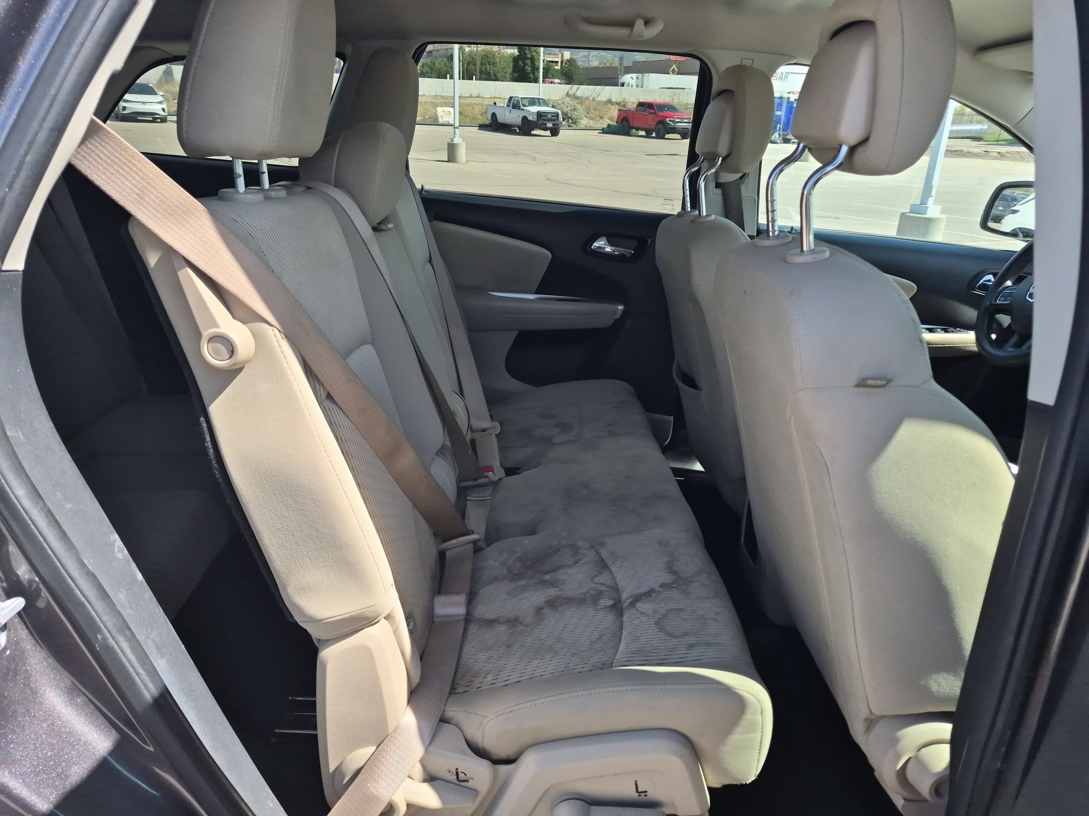 Used 2018 Granite Pearlcoat Dodge SE image 27