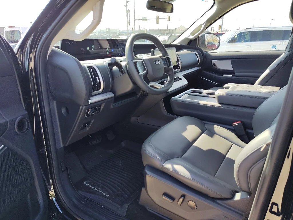 New 2026 Agate Black Metallic Ford MAX Active image 11