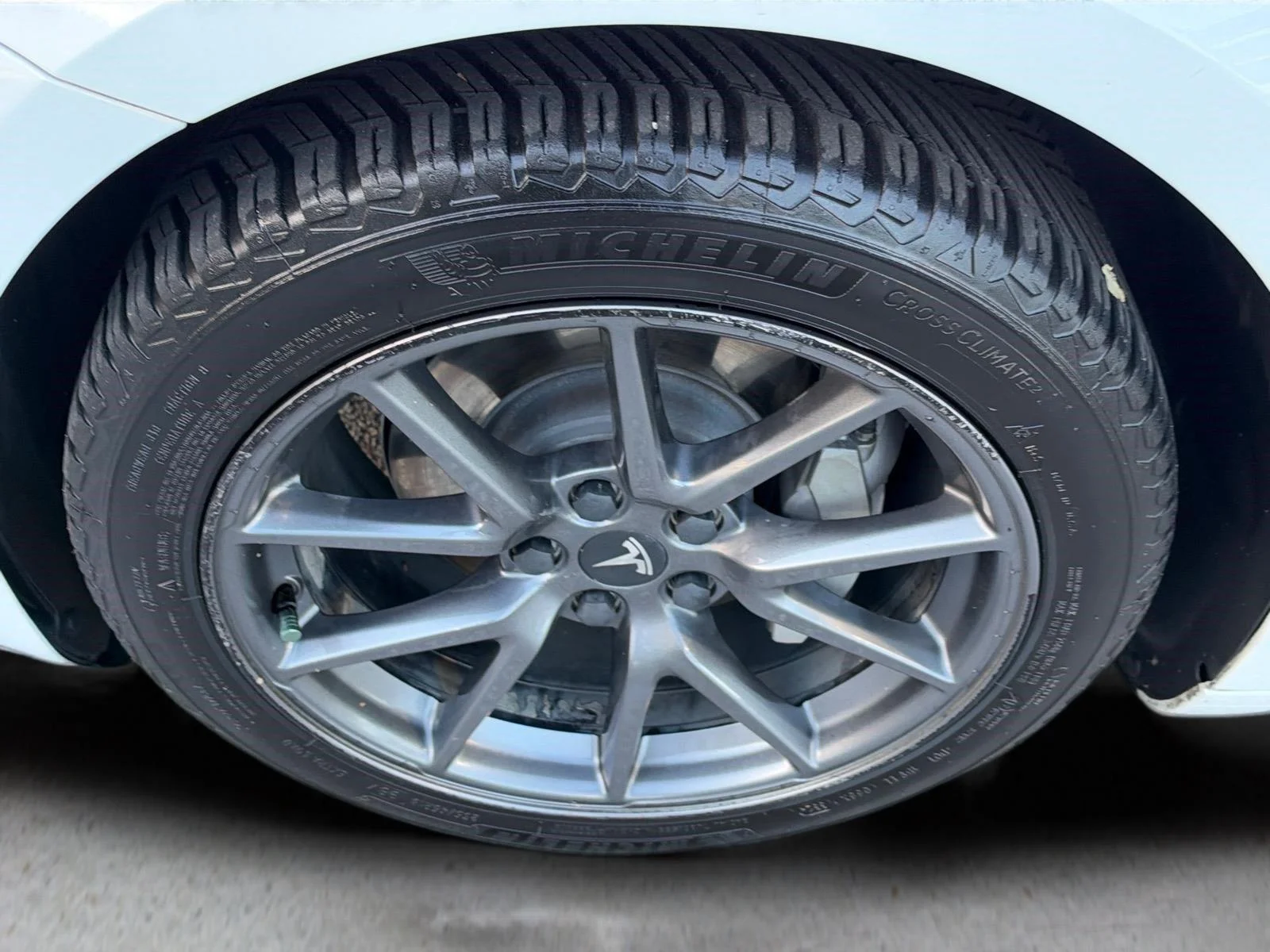 Used 2022  Tesla Long Range image 14