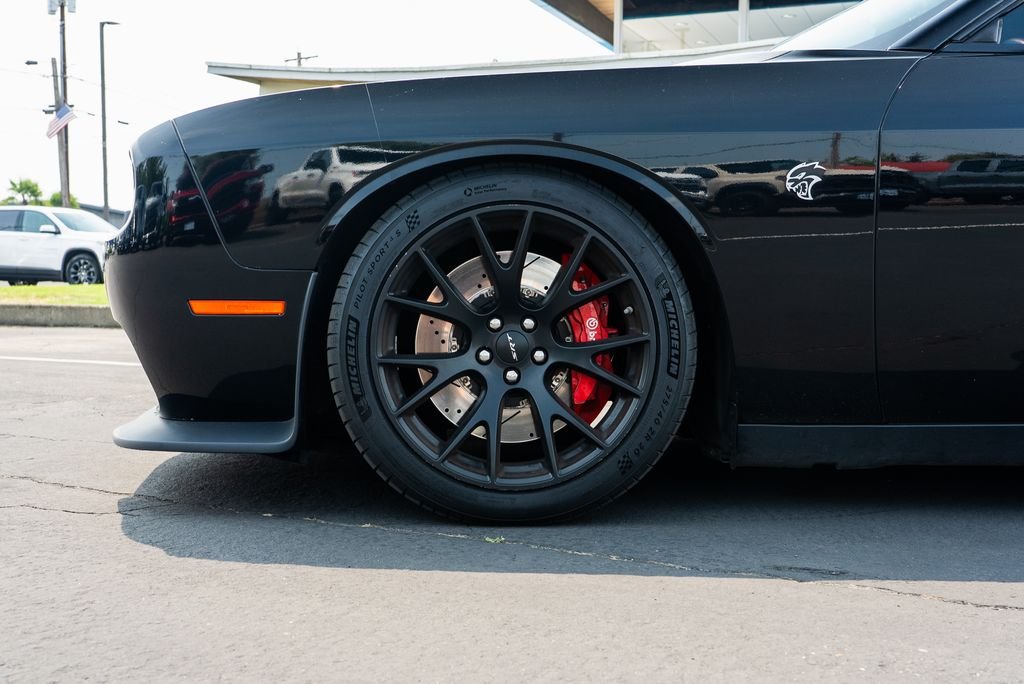 Used 2015 Pitch Black Clearcoat Dodge SRT Hellcat image 8