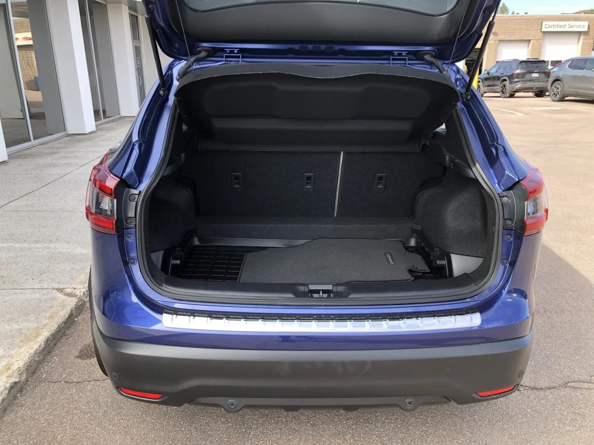 Used 2023 Blue Nissan AWD S CVT image 7