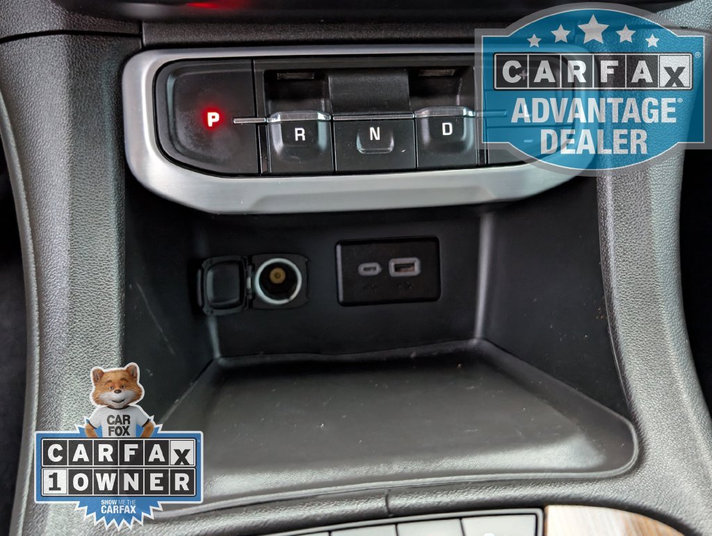 Used 2023 SUMMIT WHITE GMC SLE image 10