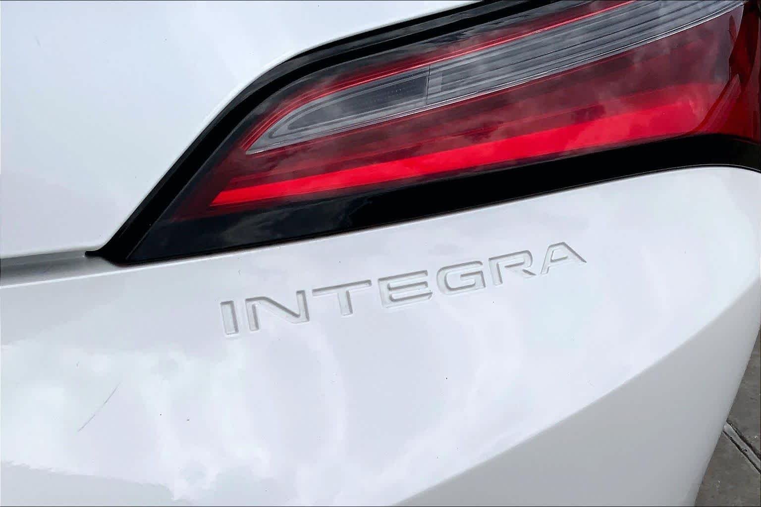 Used 2023 Platinum White Pearl Acura  image 29