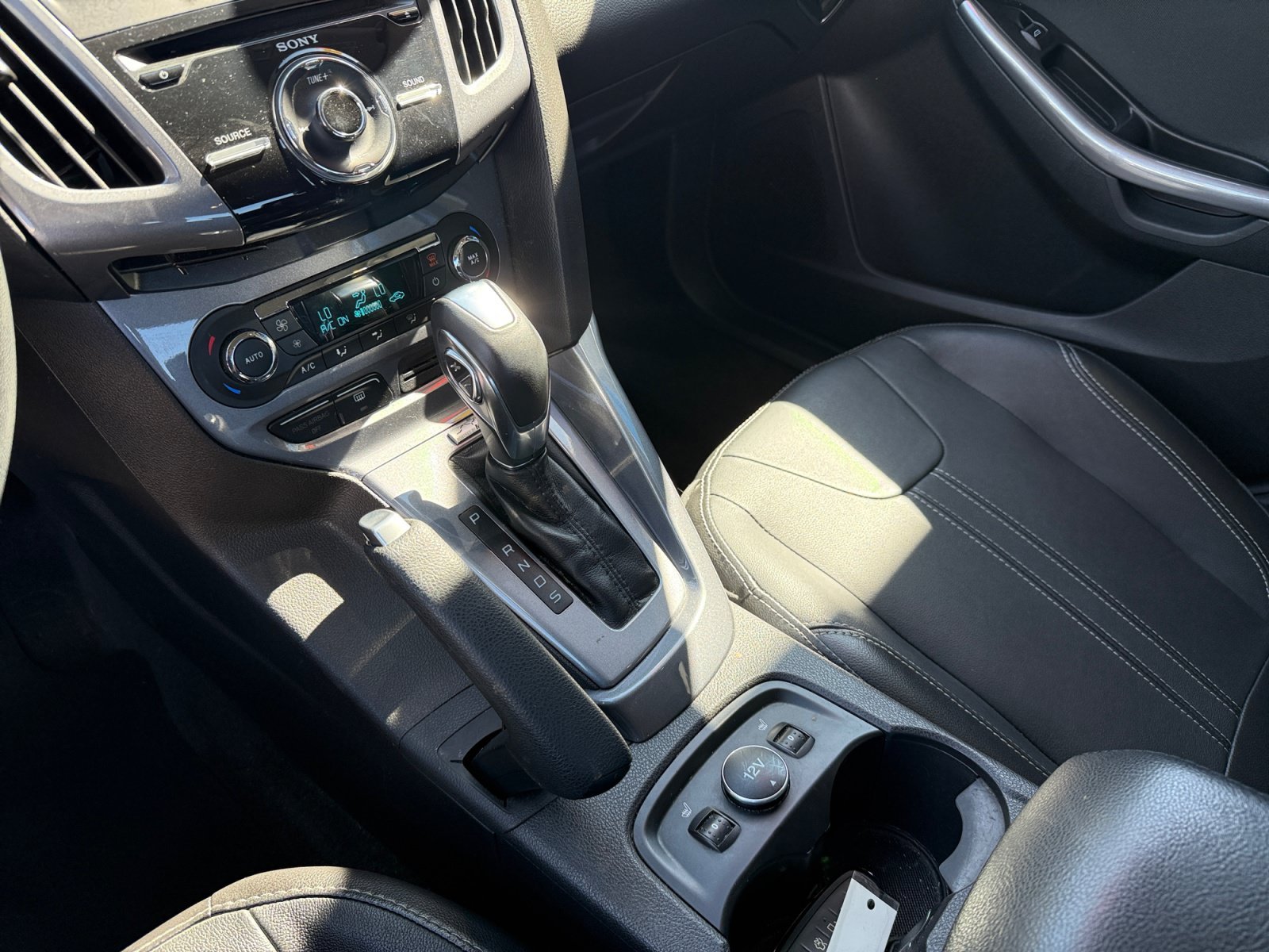 Used 2014 Sterling Gray Metallic FORD Titanium image 13