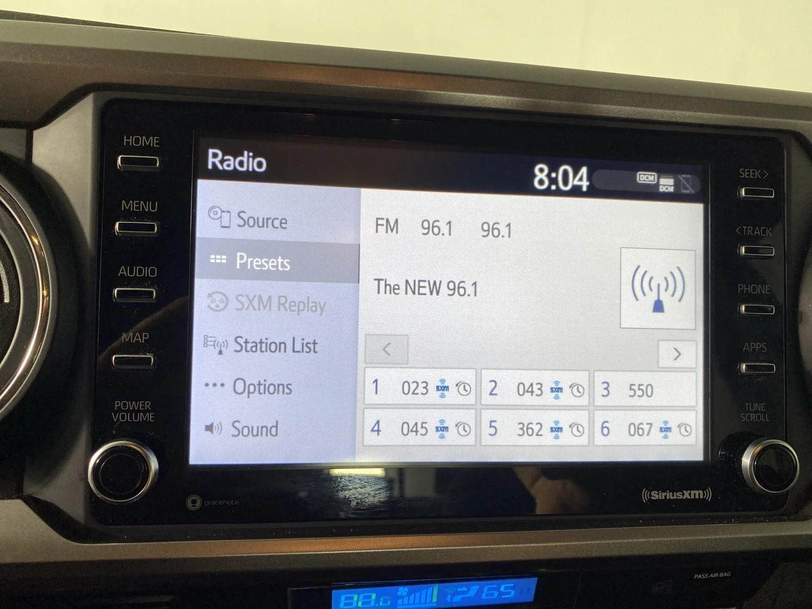 Used 2023  Toyota SR image 19