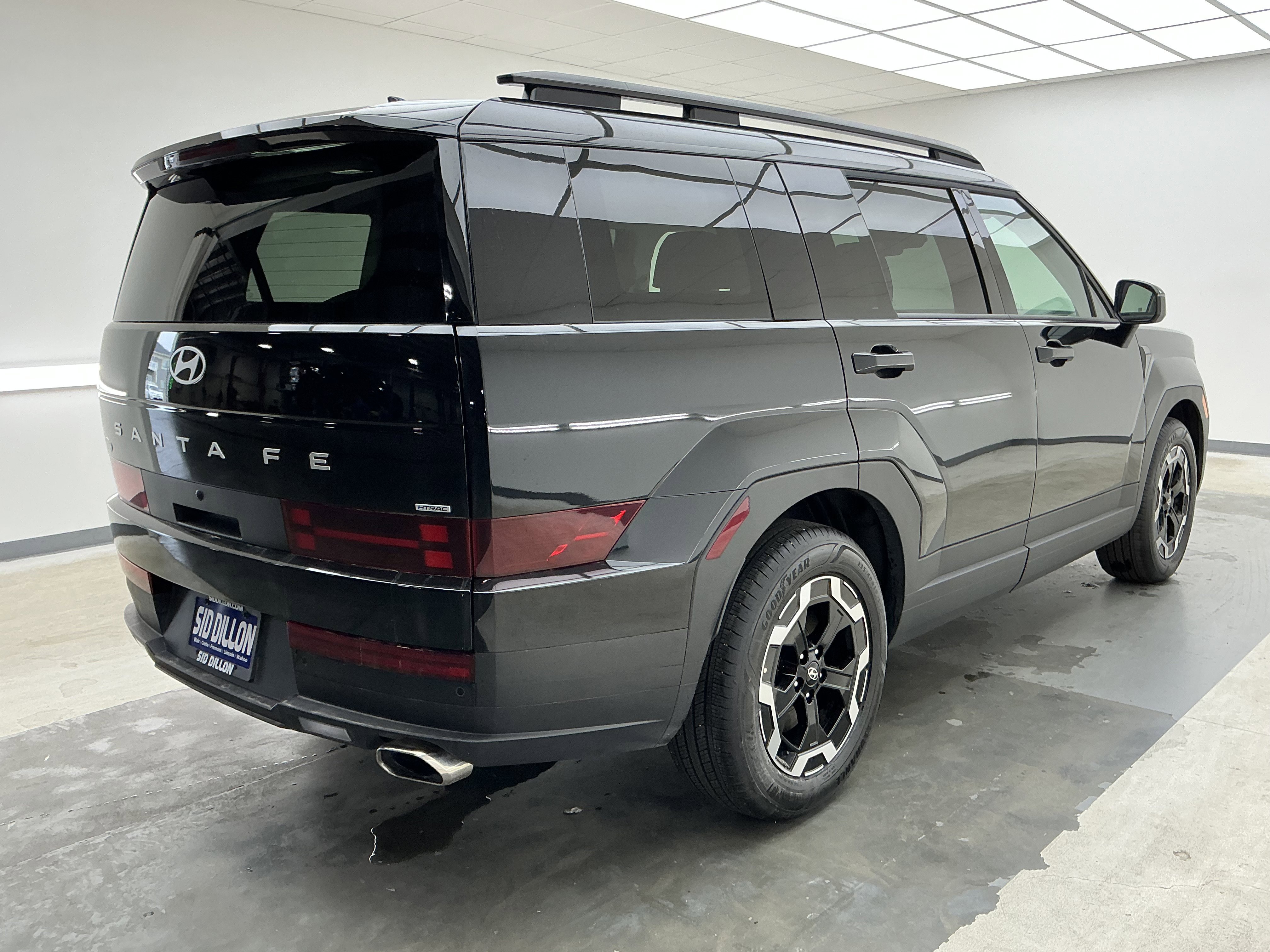 Used 2026 Phantom Black Hyundai SEL image 4