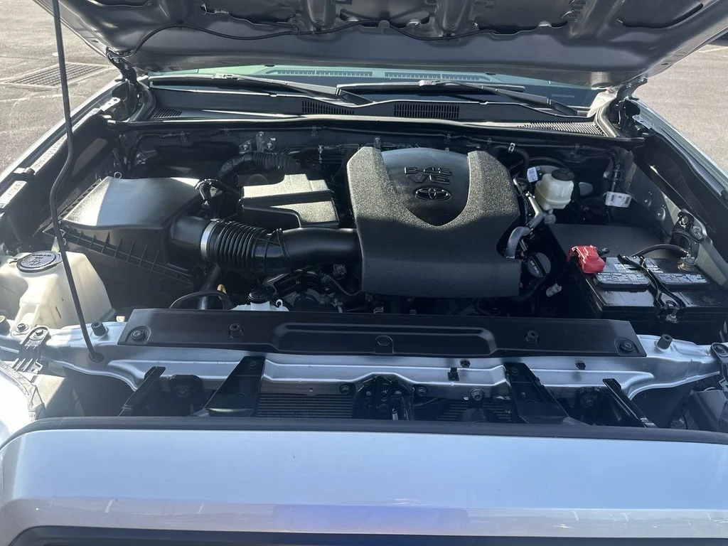 Used 2022 Silver Toyota SR image 31