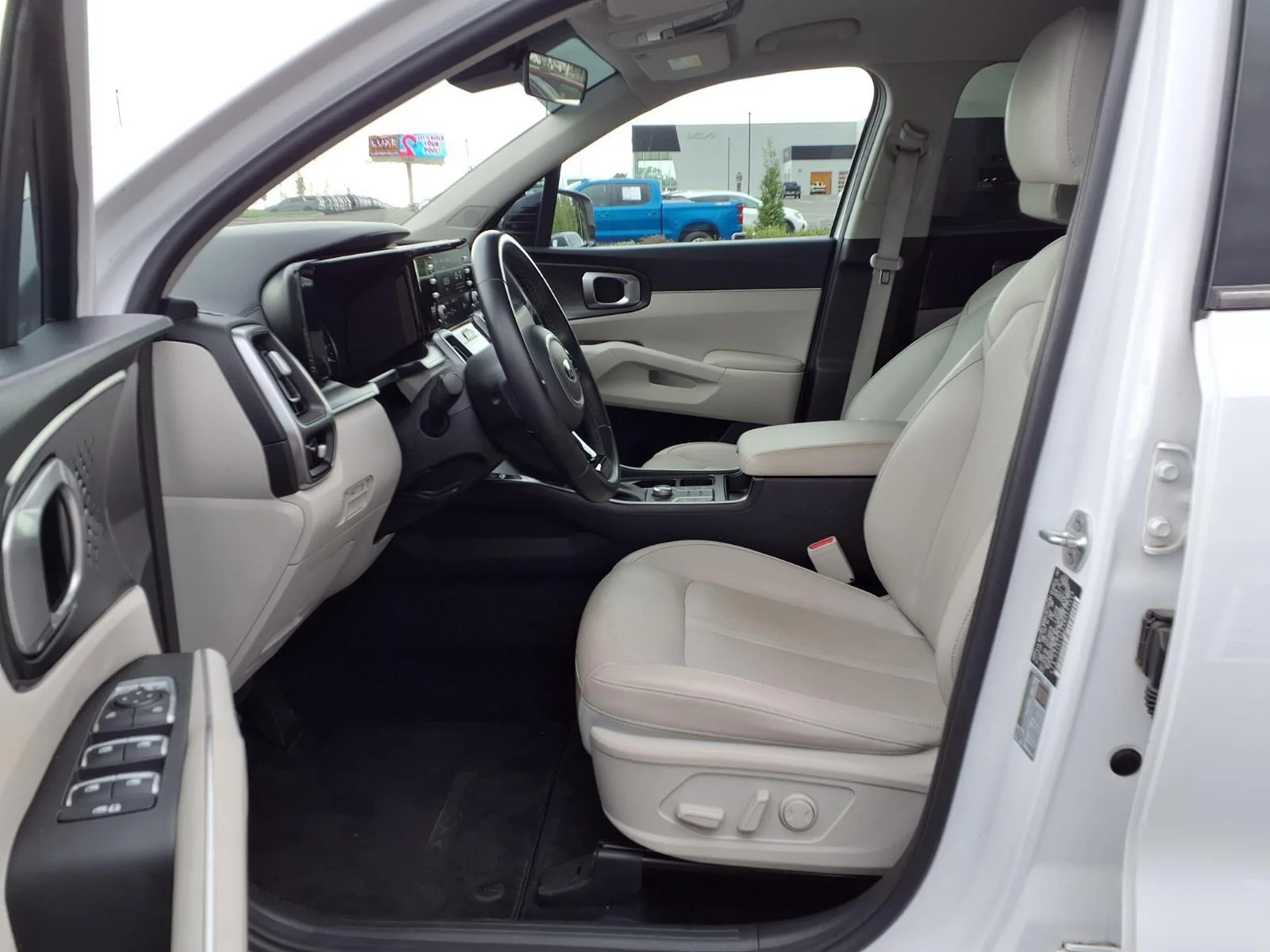 Used 2021 Glacial White Pearl Kia S image 15
