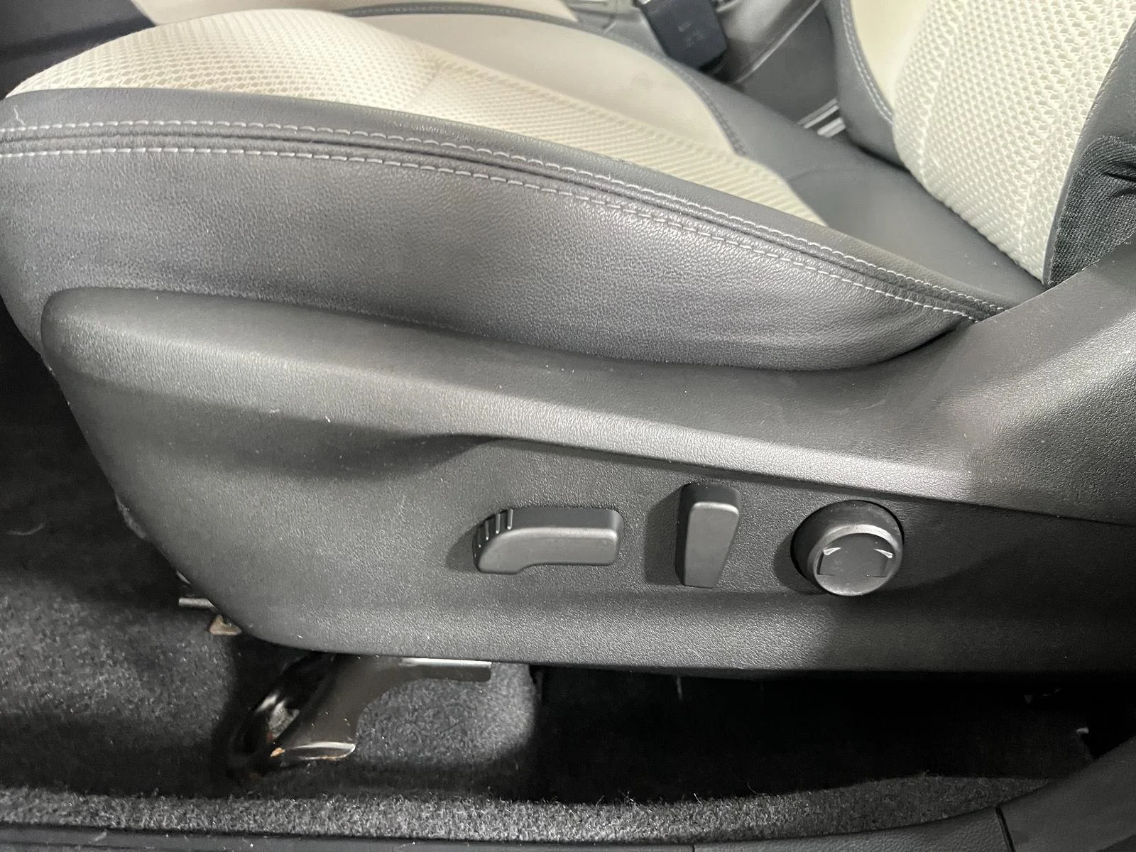 Used 2021 Crystal Black Silica Subaru Premium image 16
