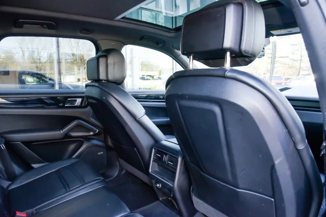 2023 Porsche Cayenne Base - Photo 25