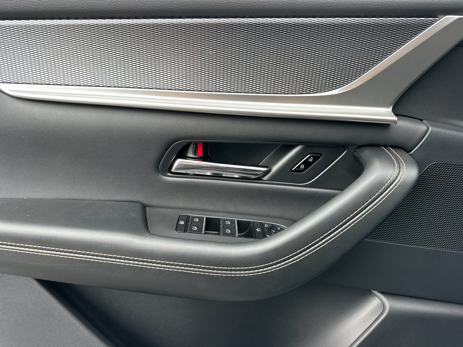 2026 Mazda CX-90 Premium Package - Photo 10