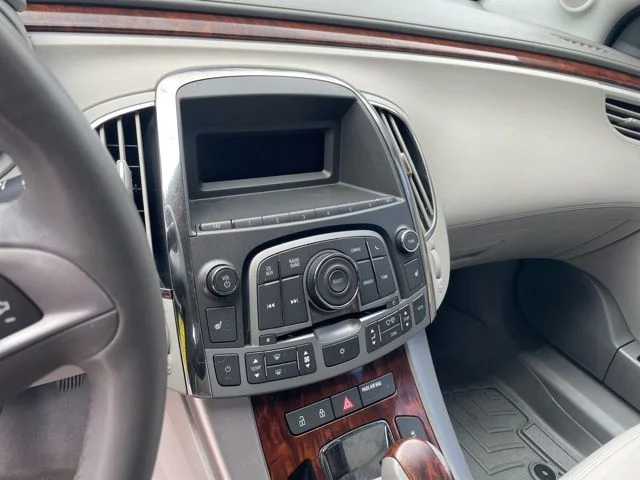 Used 2010 Red Buick CXL image 8