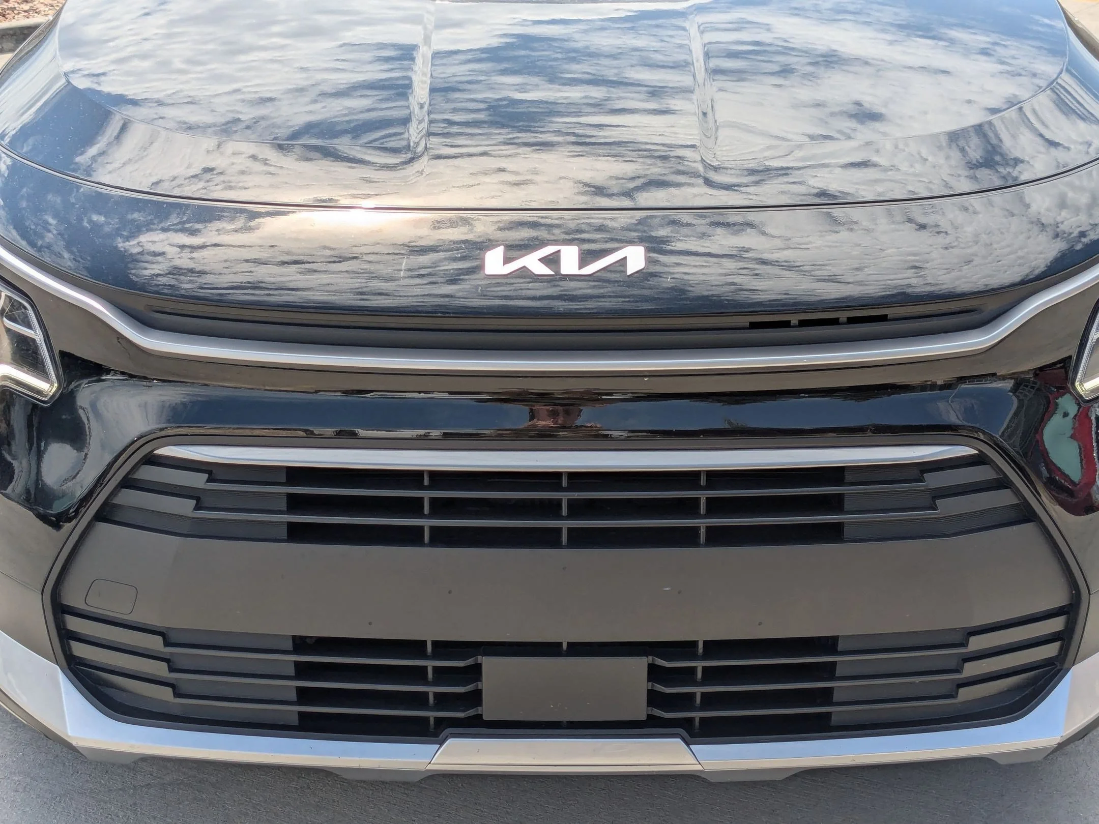 Used 2023 Aurora Black Pearl Kia EX image 9