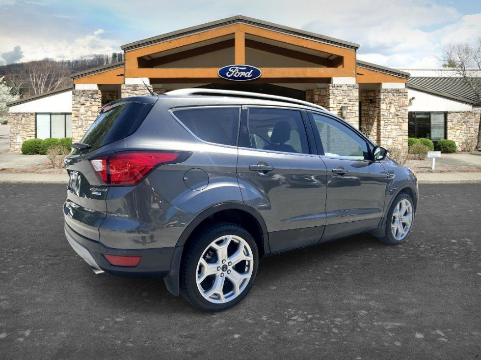 Used 2019 Magnetic Ford Titanium image 5