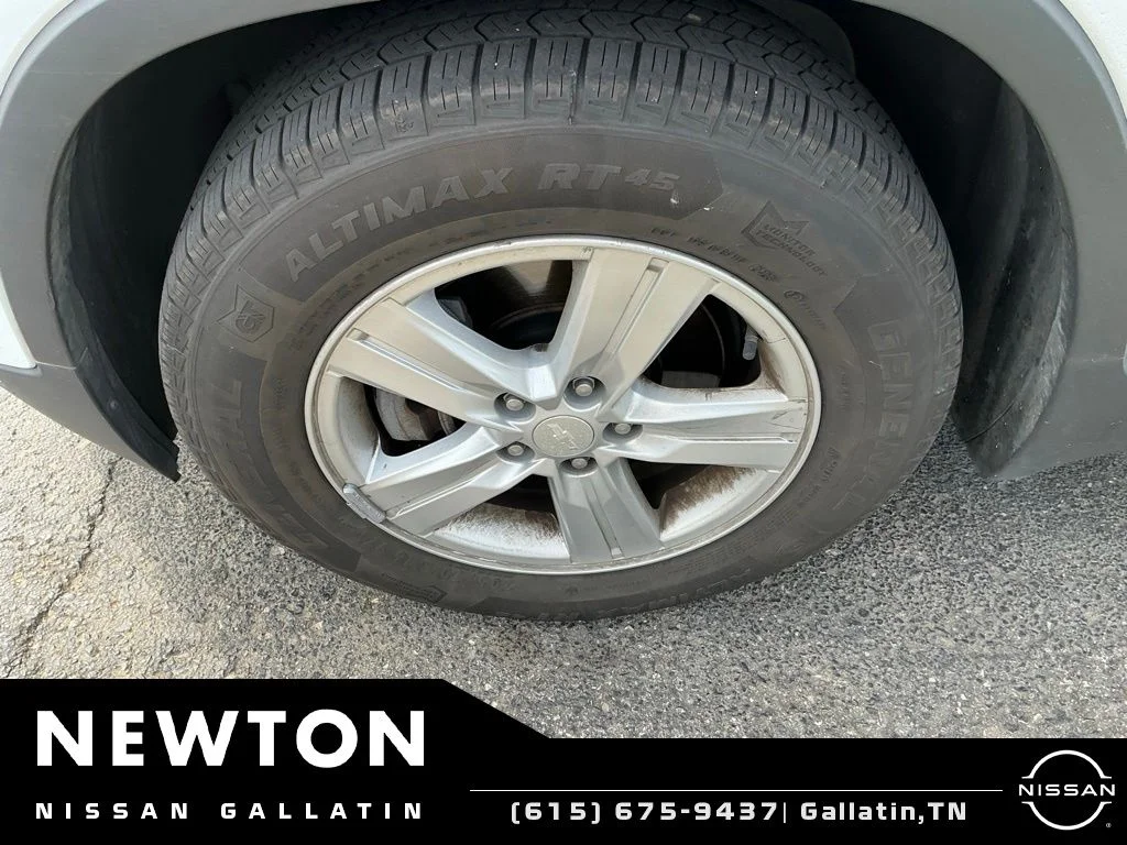 Used 2018 Summit White Chevrolet LT image 18