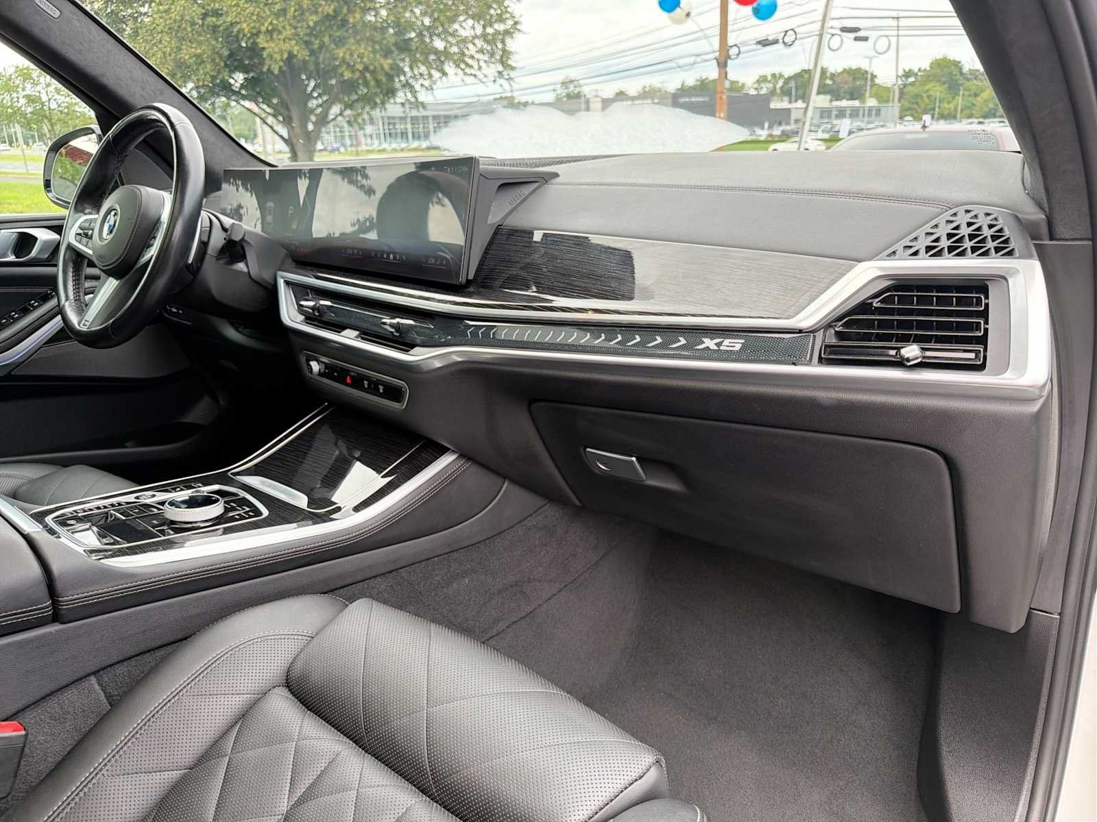 Used 2024 Alpine White BMW xDrive40i image 16