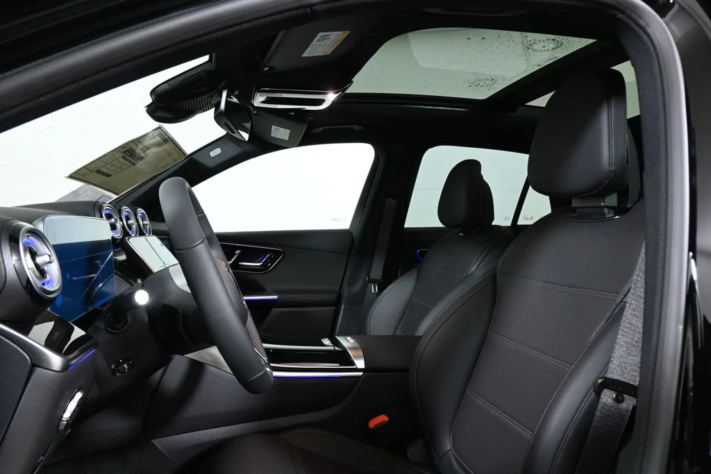 Used 2026  Mercedes-Benz GLC 300 image 13