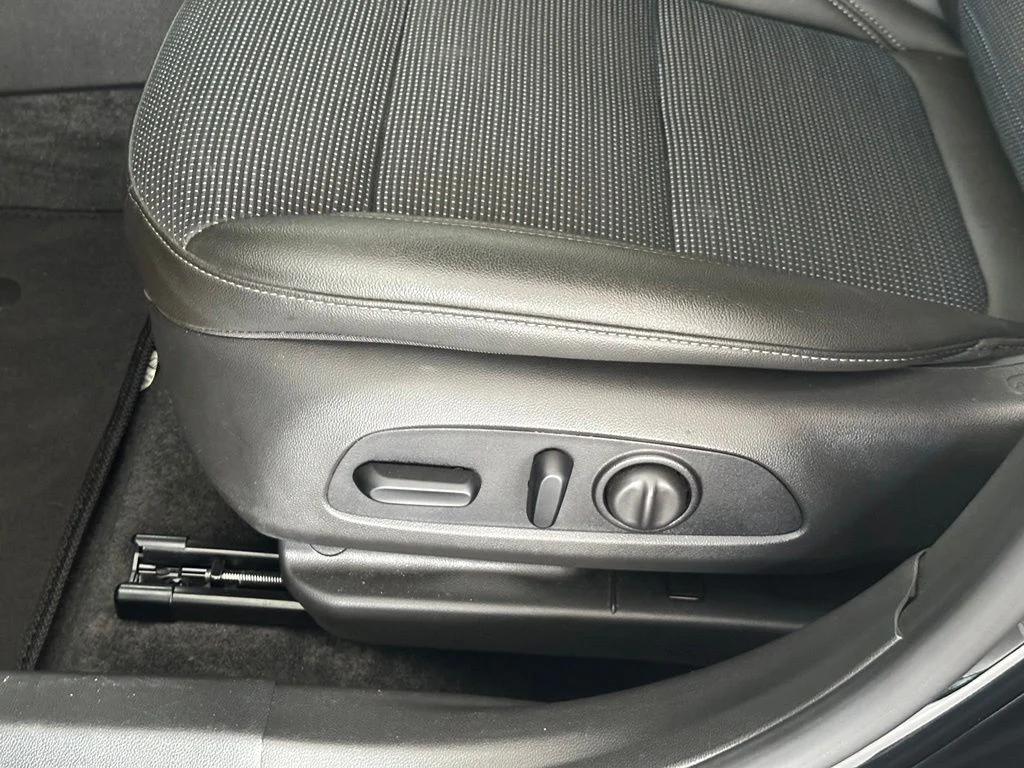 Used 2025 Black Buick Preferred image 15