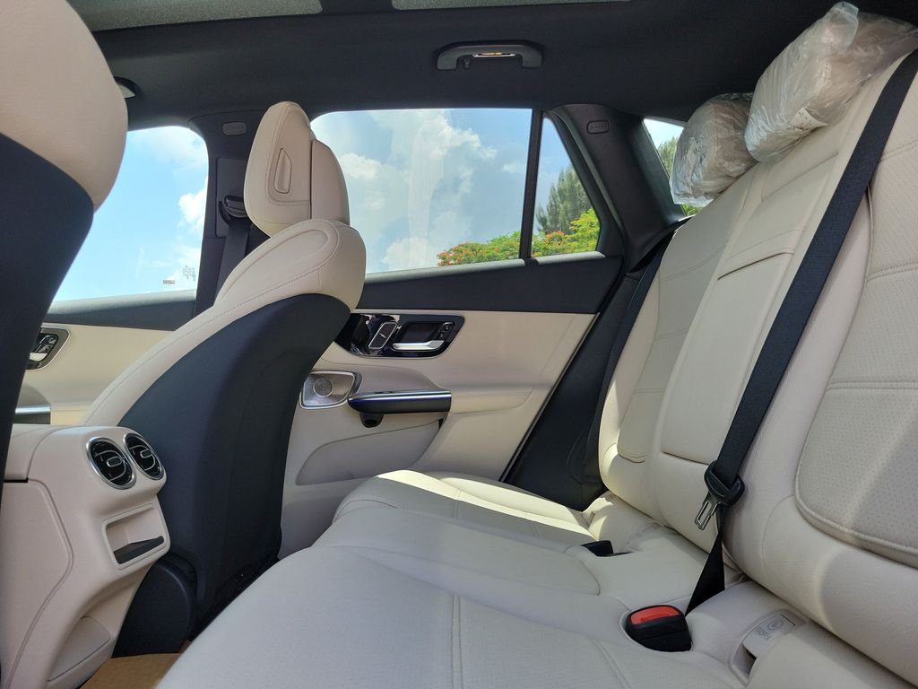 New 2027 MANUFAKTUR Alpine Grey Mercedes-Benz GLC 300 image 10