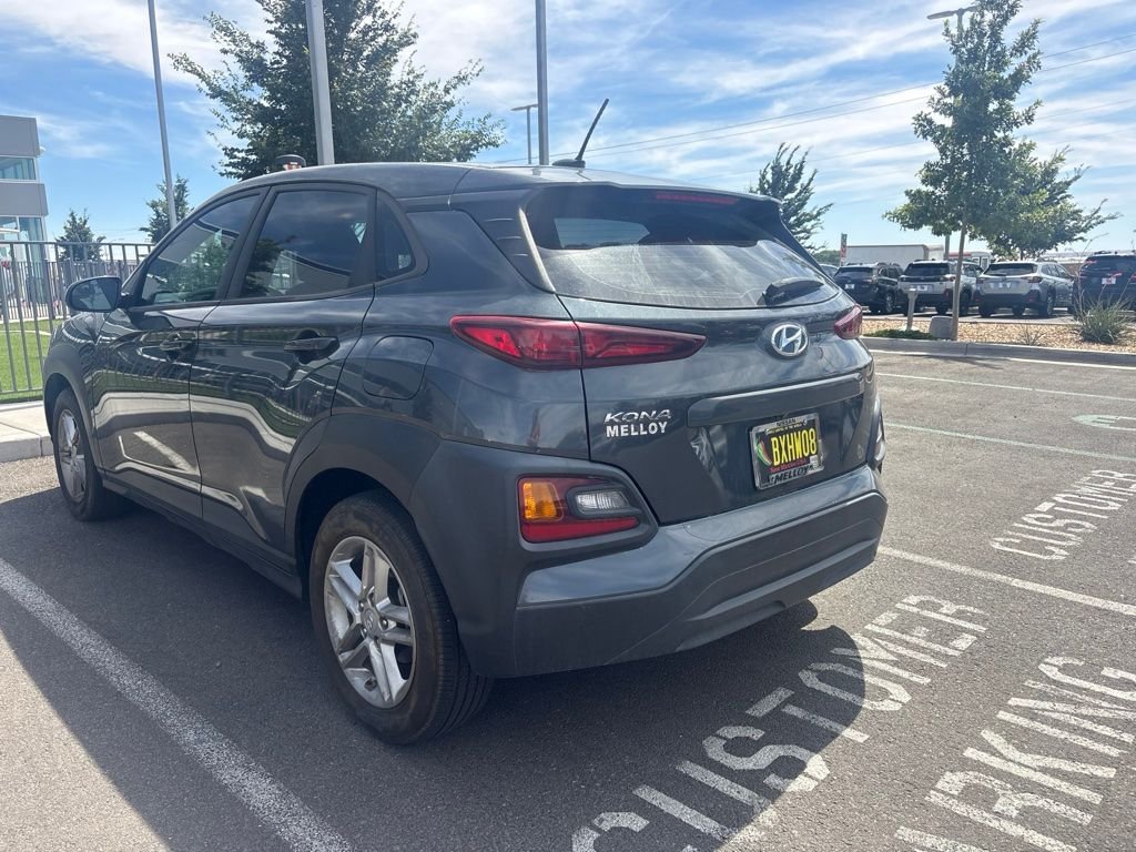 Used 2021 Gray Hyundai SE image 2