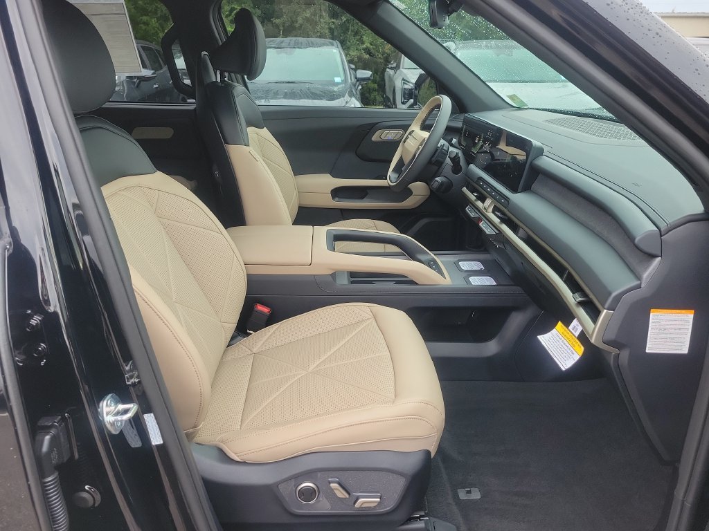 New 2027 Ebony Black Kia EX image 5