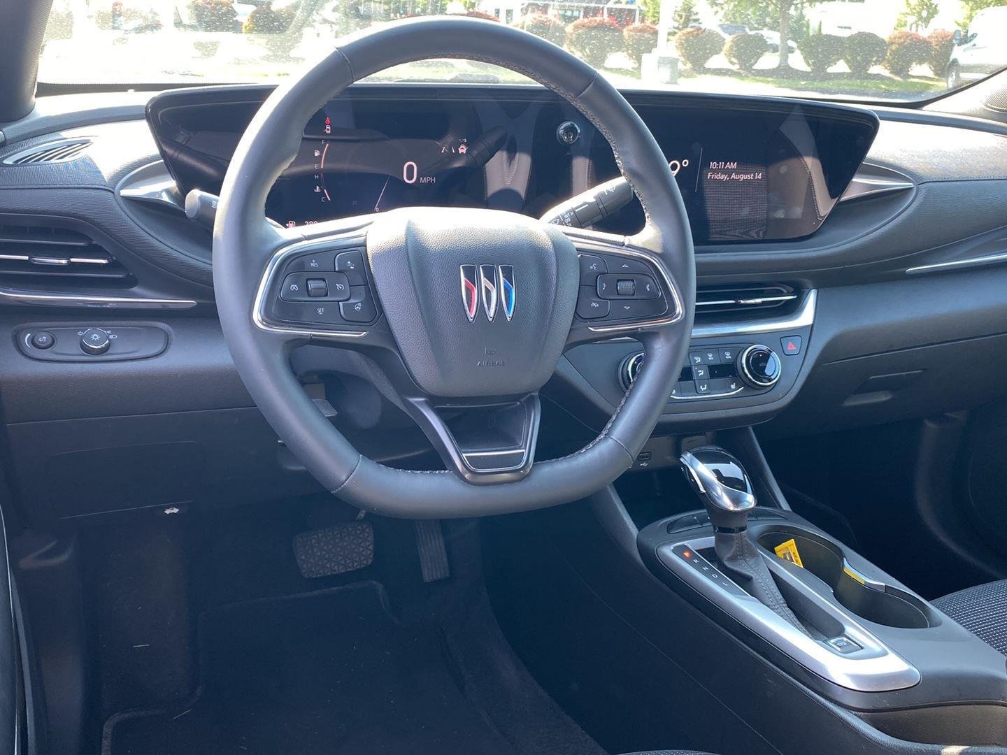 Used 2024 Summit White Buick Preferred image 3