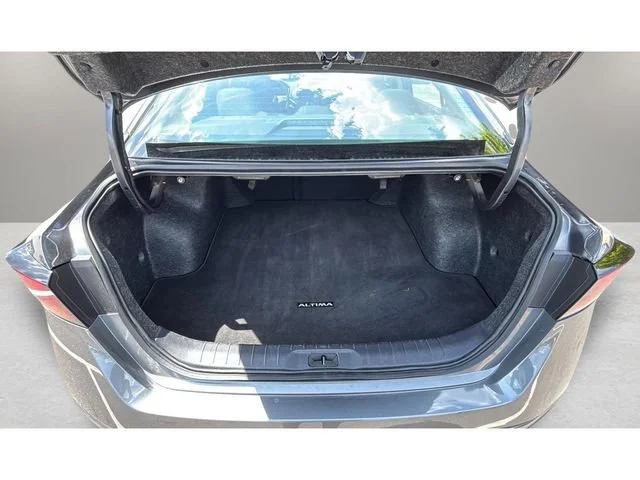 Used 2025 Gray Nissan SV image 31
