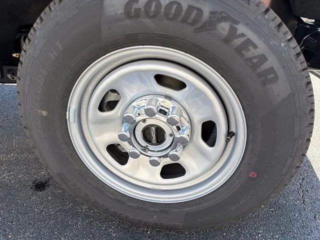 New 2027 Oxford White Ford F-350® XL image 36
