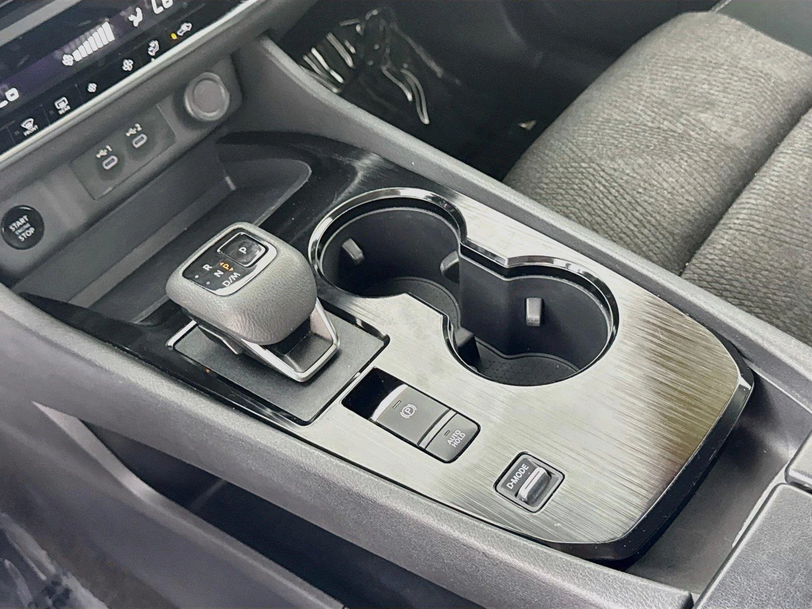 Used 2025 Deep Ocean Blue Pearl Nissan SV image 16